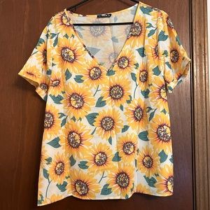 SHEIN Sunflower V neck top size 1XL